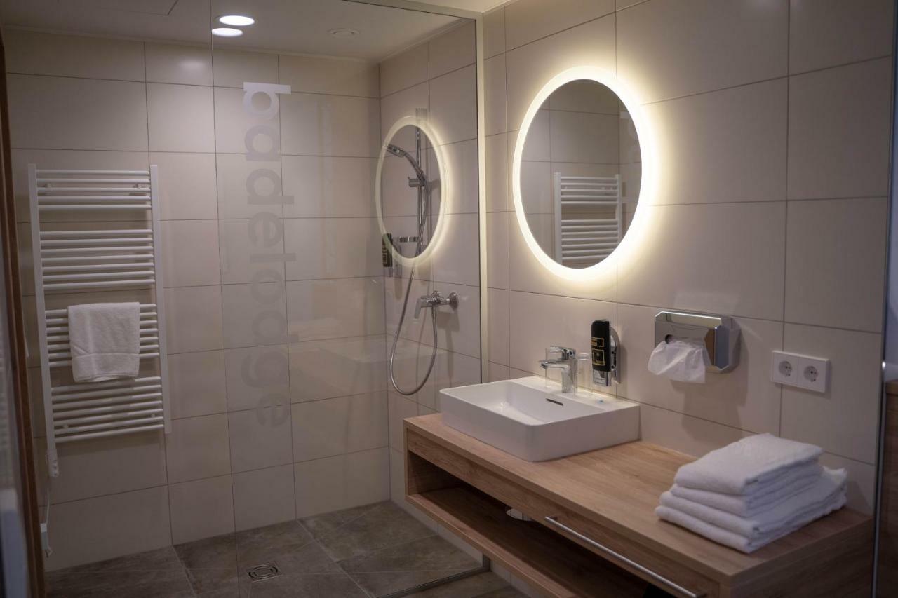 Donau Lodge อิบส์ อัน แดร์โดเนา ภายนอก รูปภาพ